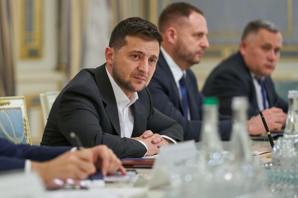 Владимир Зеленский оценил результаты переговоров в Париже сдержанно. Источник