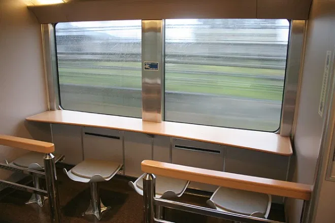 Как устроен японский поезд, вагоны которого часто сравнивают с нашим плацкартом