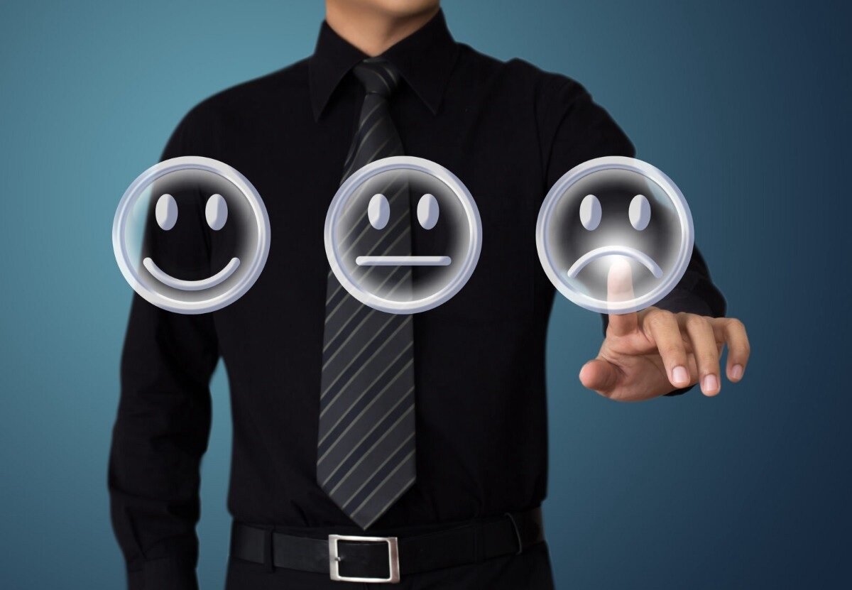 Почему известный советский принцип «вас много, а я одна» еще очень крепко сидит в головах и транслируется во взаимодействии с клиентами?