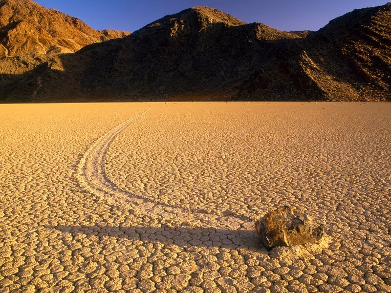 Траектория движения камней