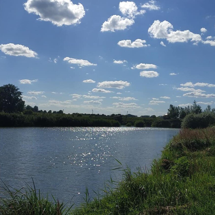 Озеро, облака...