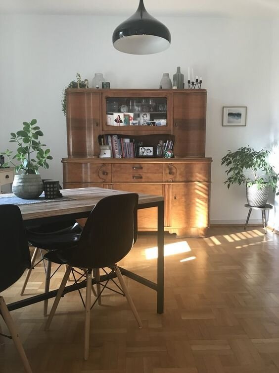 Немецкий ретро-буфет в современном интерьере