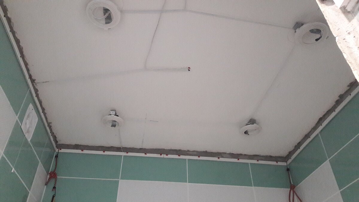 Подготовка к натяжке полотна