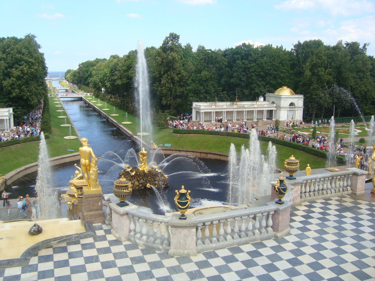 стрельна осень. русская версалия стрельна. петергоф красивые места. работа в стрельне петергофе свежие. фонтаны петра 1 в петергофе.