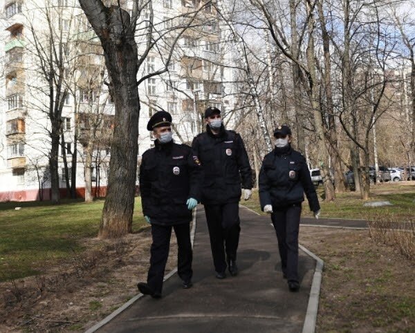 Полицейские патрулируют московские улицы. Фото - РИА Новости