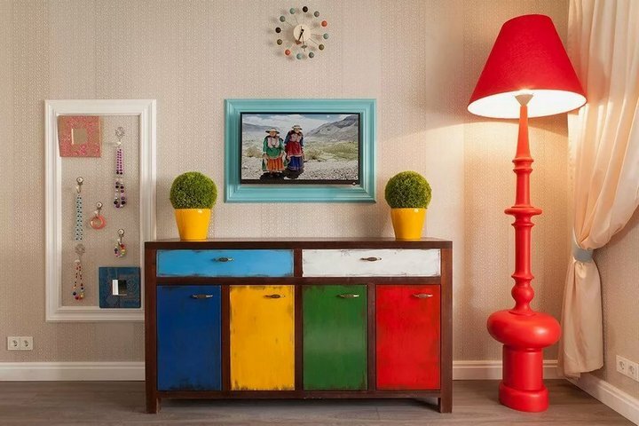 Расписанный комод с эффектом состаренности