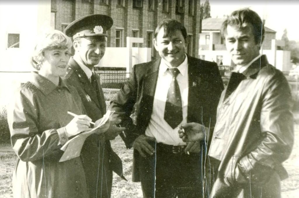 1983г. п. Прогресс. Величко Ю.В., Сотников Н.А., Елисеева Т.А