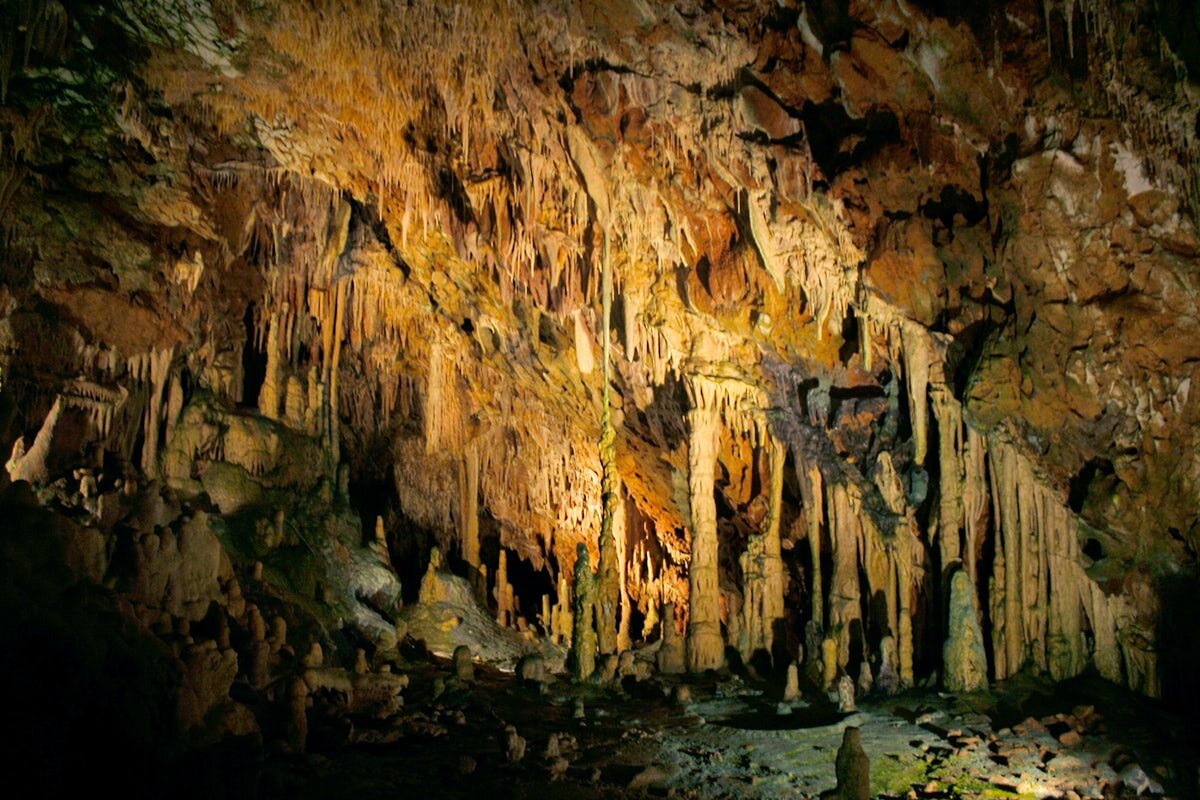 Пещеры Диру (одна из них Алепотрипа)