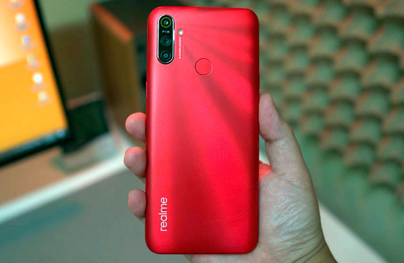 Топовый ультрабюджетник от Realme дешевле 9000 рублей: тройная камера, NFC и батарея на 5000 мАч.1