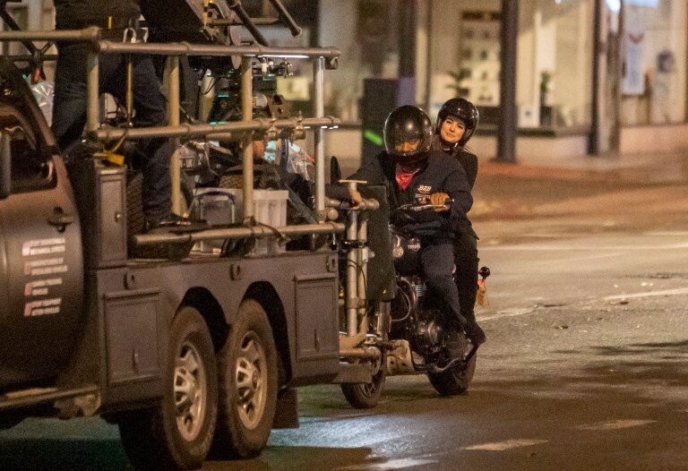 Чиветелом Умиди тоже воспользовался случаем и пересел за руль Скрэмблера...