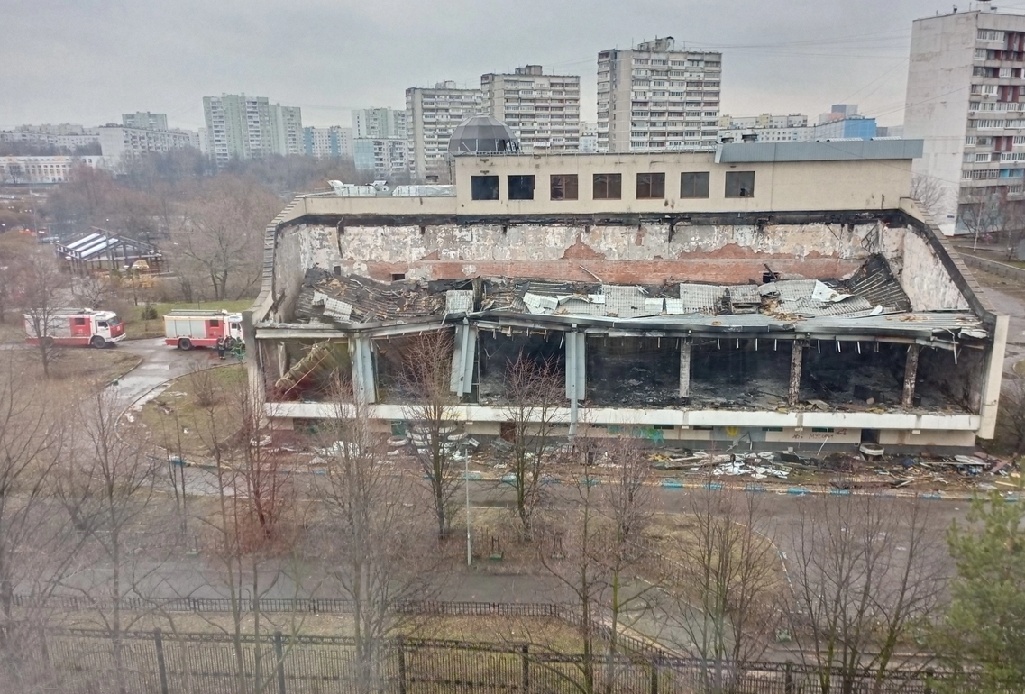 Снос в бибирево. Москва заброшенный бассейн Бибирево. Заброшенный бассейн в Бибирево. Заброшки Бибирева. Бассейн на Белозерской.