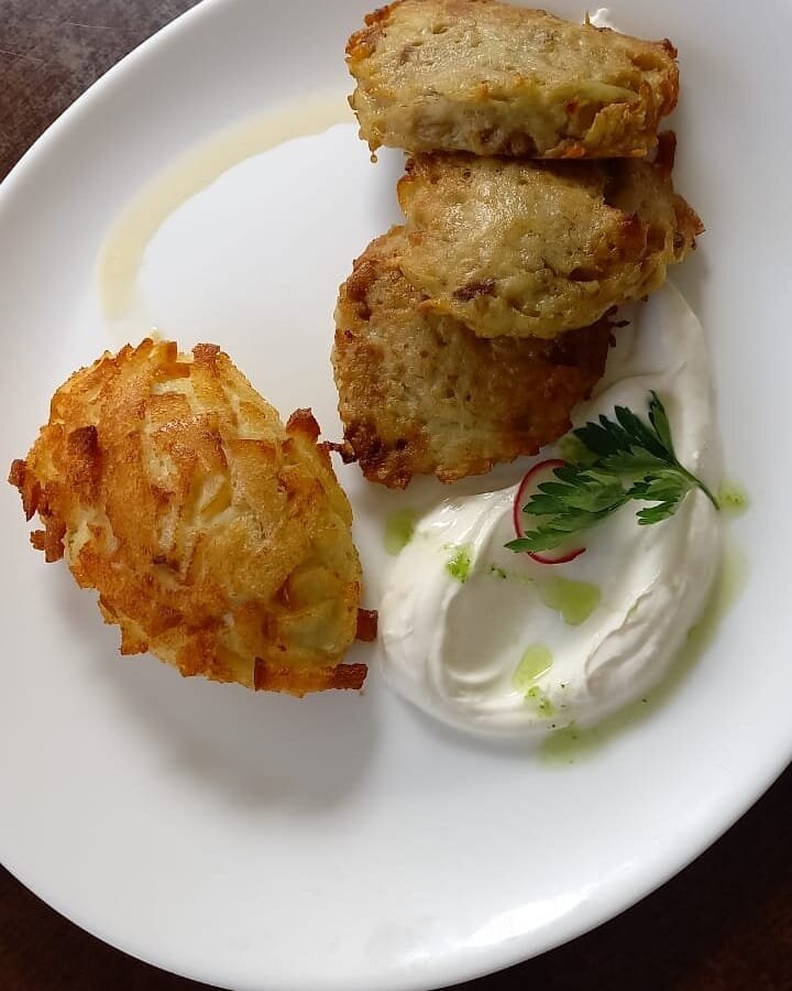 Котлета торжка. Торжок трактир пожарские котлеты. Котлета по пожарски. Подачи с пожарской котлетой. Котлета торжка.