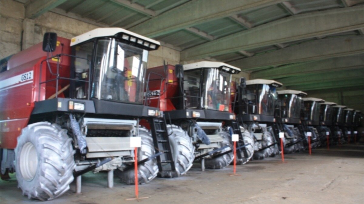 Фото: gtn.cap.ru Хранение сельскохозяйственной техники на подставках на складе одного из хозяйств Республики Чувашия