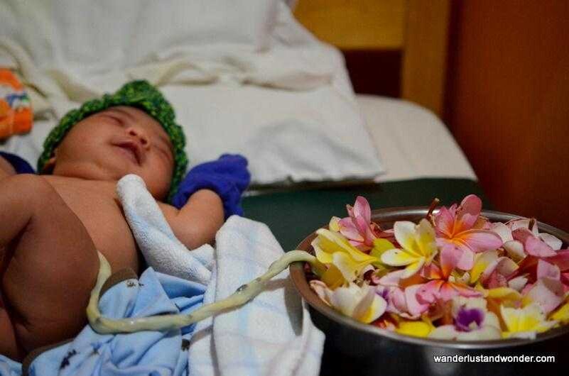 Плацента до 12 дней лежит рядом с ребенком в чашечке.