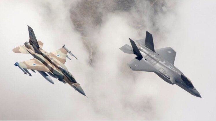 Израильские истребители F-16  и F-35 ( фото с сайта Military Watch) 