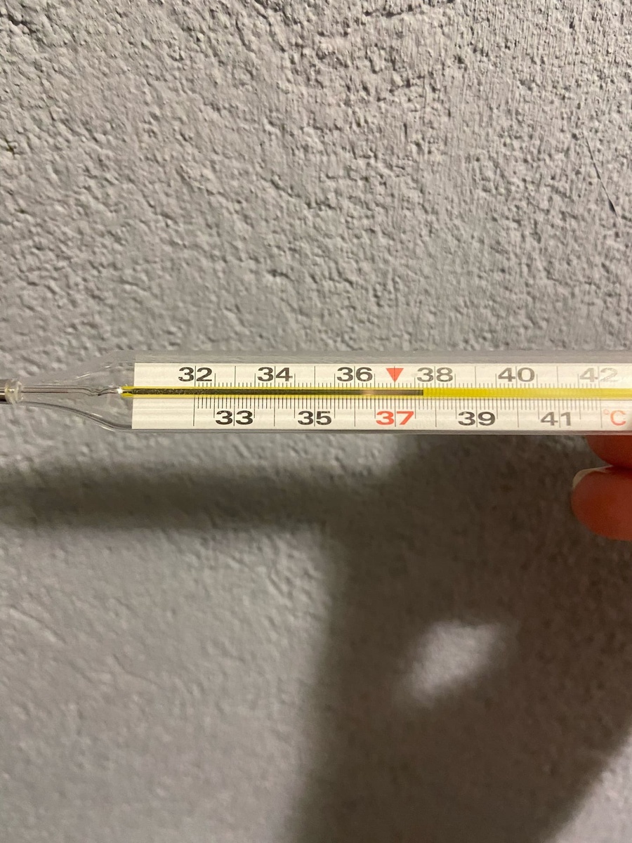 На жуткой панике я тогда фотографировала все, что бы в случае ещё худших побочек у меня была фиксация состояния.