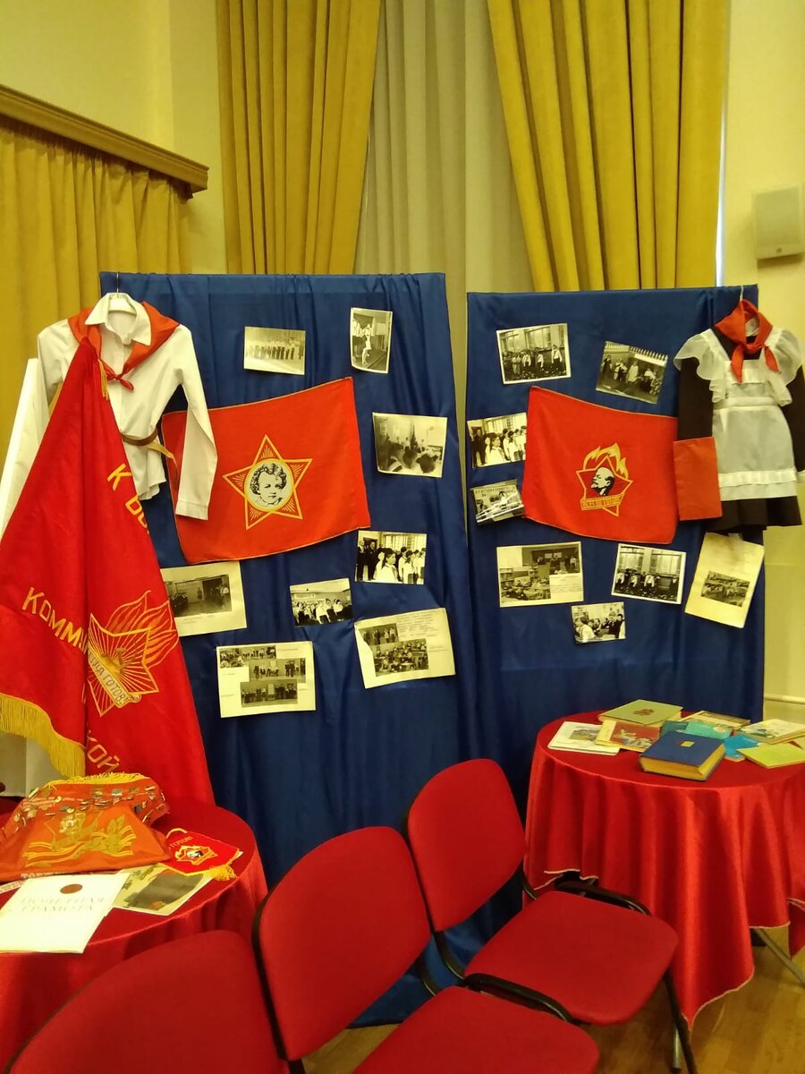 Ленинская комната. Фото реальное. Сделано в одной из школ Питера.