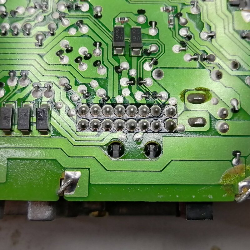 Дефект заметен только на 3-м фото.