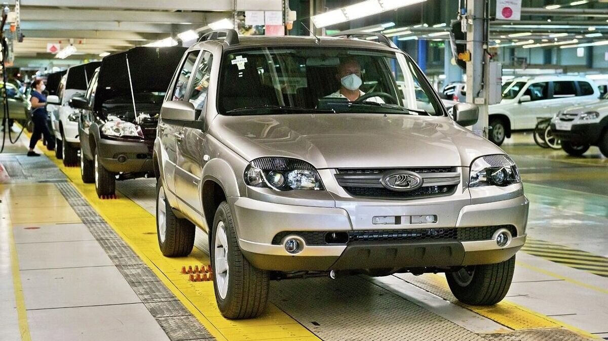    "АвтоВАЗ" начал производить на своем заводе в Тольятти внедорожники Niva под маркой Lada© РИА Новости / Пресс-служба"GM-AвтоВАЗ"