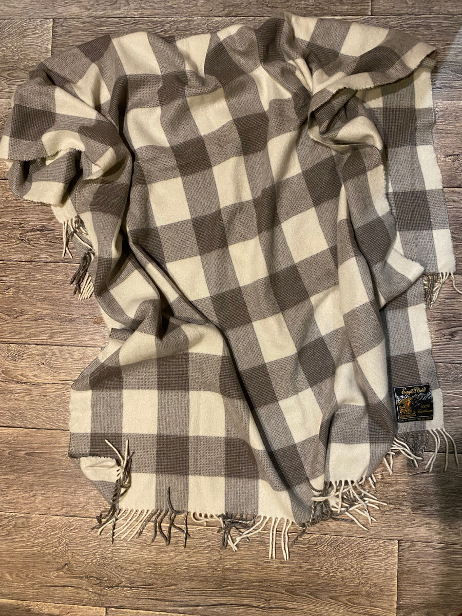 Купила, он очень мягкий и тёплый, фото после стирки