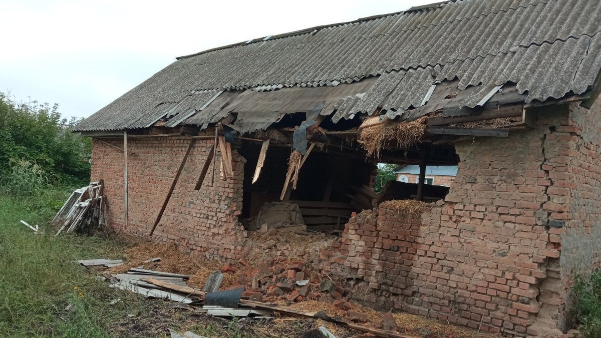    В Курской области снарядами ВСУ повреждены 2 хозяйственные постройки