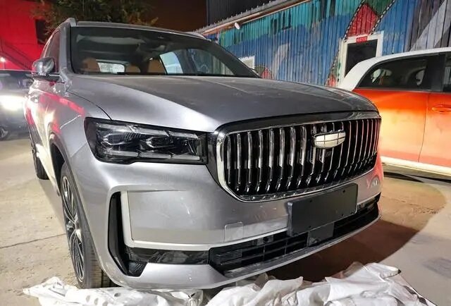 На фото из сети: Обновленный гибридный кроссовер Geely Monjaro Hi-F