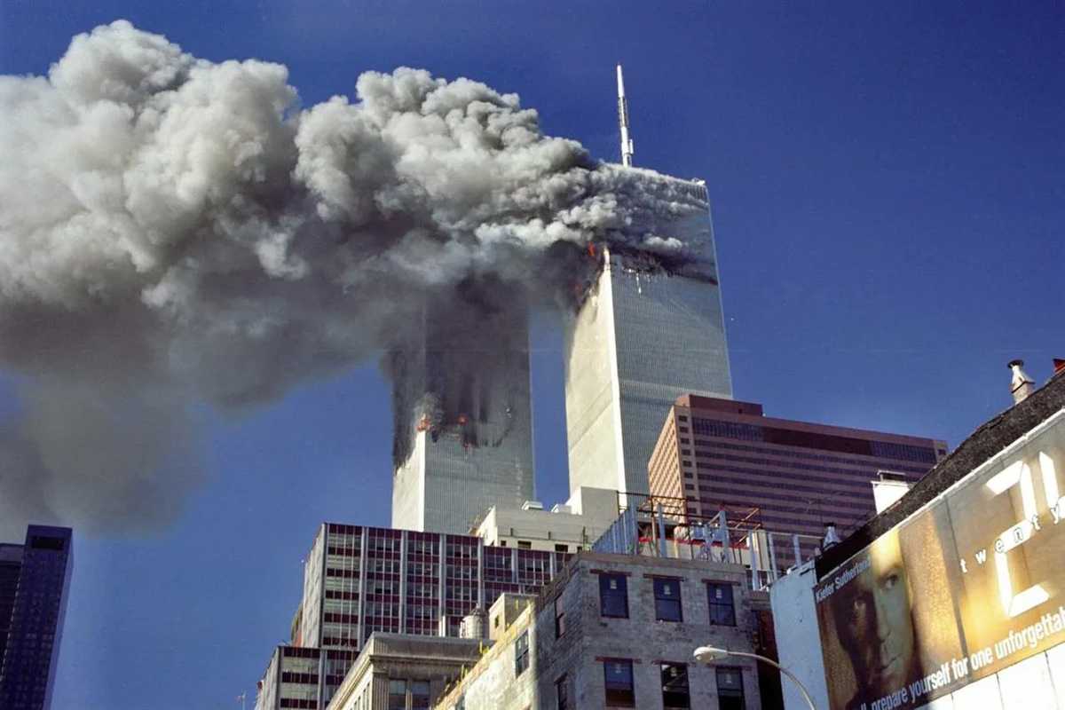 2001 год 11 сентября башни. Башни ВТЦ 11 сентября 2001. ВТЦ Нью-Йорк 2001. Всемирный торговый центр в Нью-Йорке 11 сентября. ВТЦ Нью-Йорк башни Близнецы 2001.