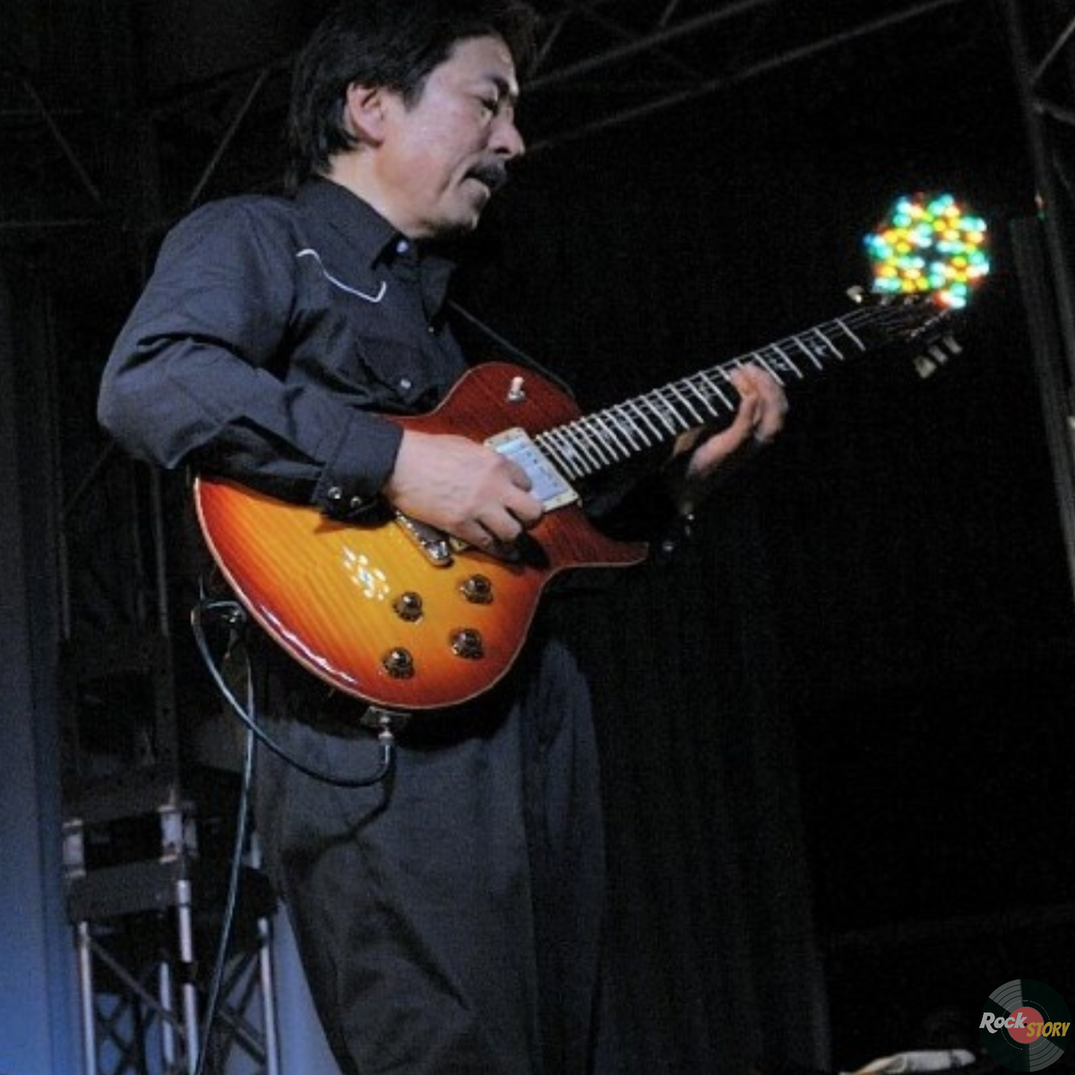 На фотографии музыкант Казуо Такеда