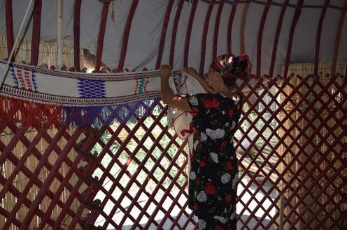  Украшение новой юрты. Фото Юлианы Александровой, "Фергана"
