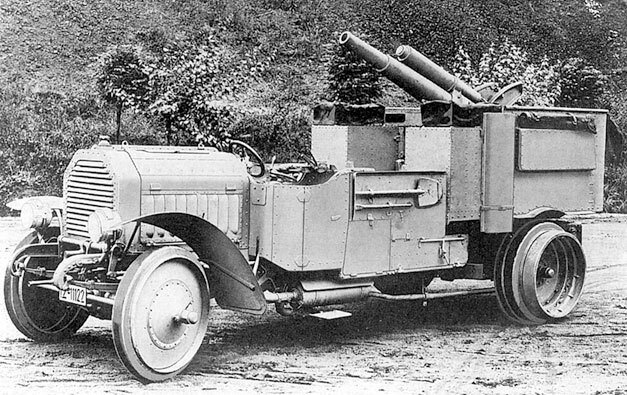 Вторая опытная версия машины с пушкой Krupp 7,7-cm L/27, установленной в броневой коробке. 1912 г.
