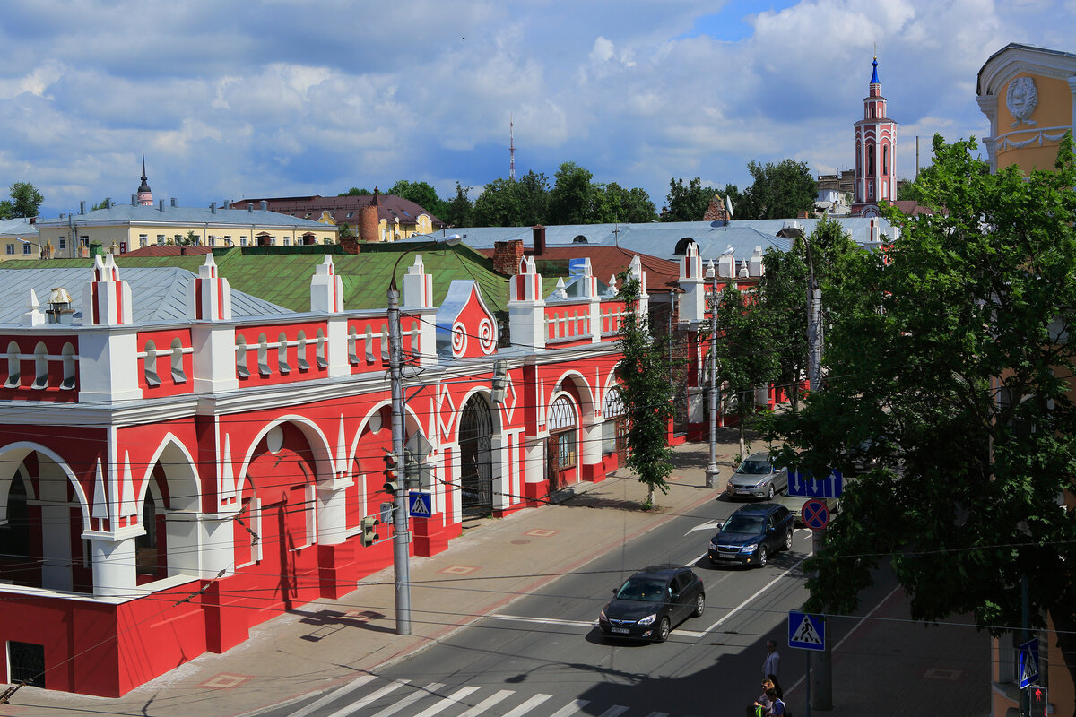 Старый торг. Гостиный двор Калуга. Площадь старый торг Калуга. Достопримечательности Калуги Гостиный двор. Гостиный двор Калуга архитектура.