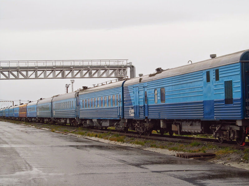 железная дорога зима. воркута лабытнанги поезд. пассажирский поезд зимой. москва лабытнанги жд. 022я полярная стрела.