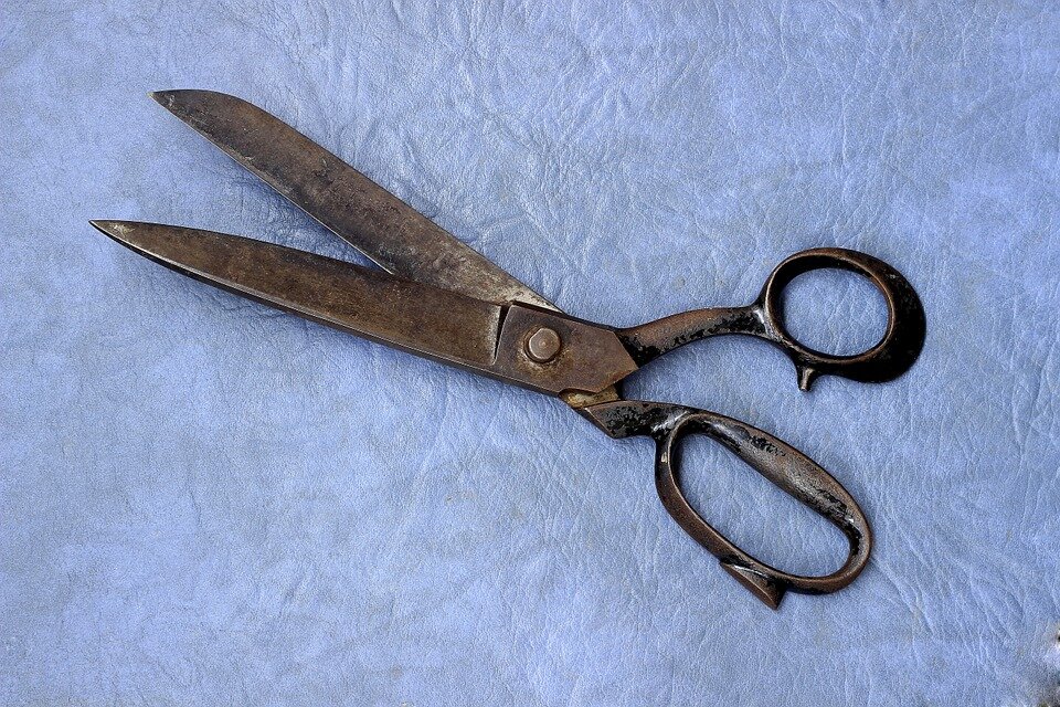 The scissors clearance