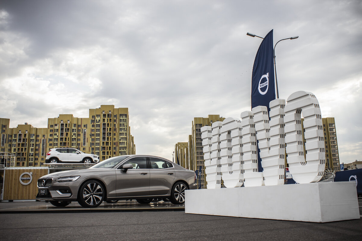 Типичное Road Show, но в правильном для шведов месте - рядом с Икеа