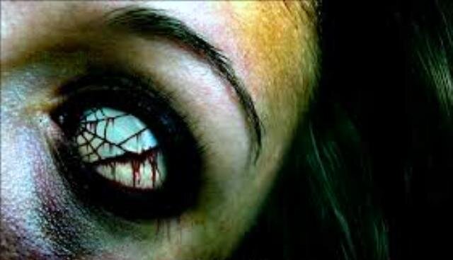 Часа два она переходила из комнаты, в комнату умиляясь моим карапузам, а уходя, пожелала: «Дай Бог, чтобы выжили». Все стало на свои места – сглазили!