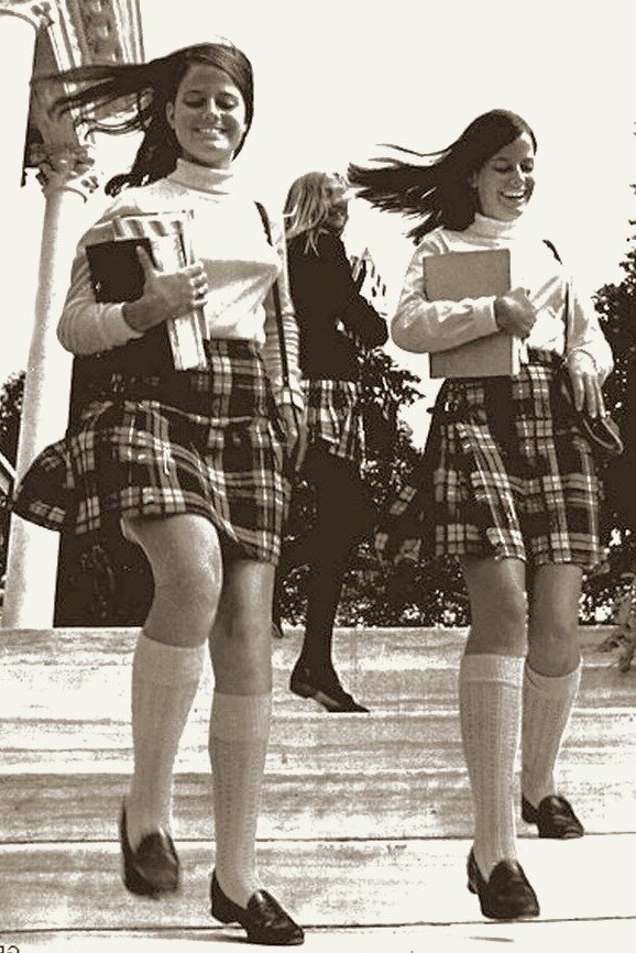Советские девушки, девушки в мини-юбках, западная мода в СССР  