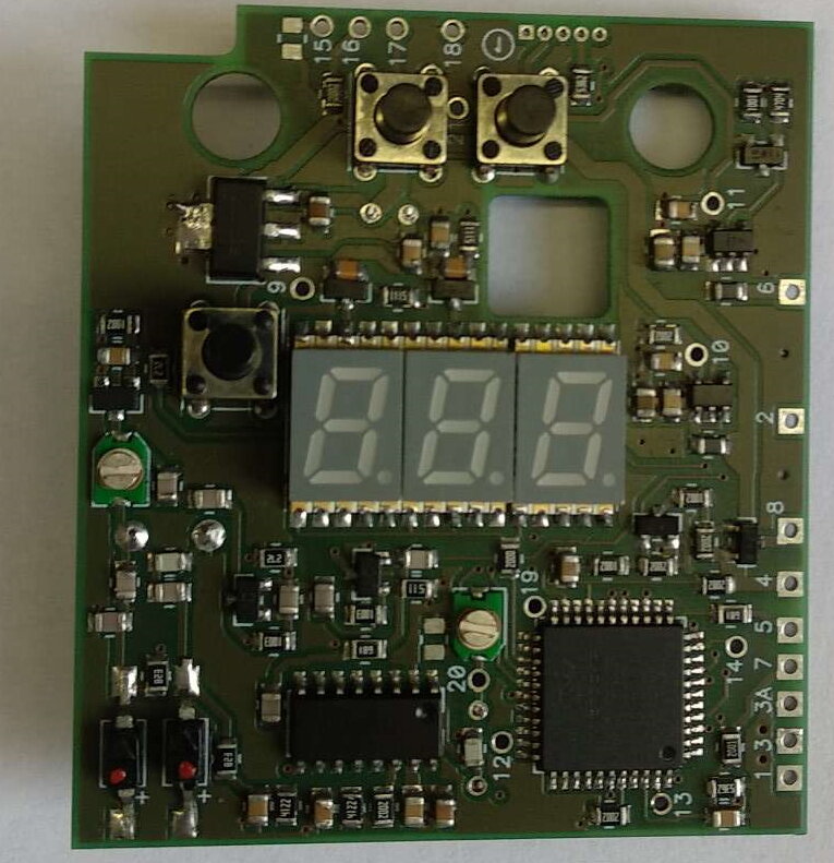 Одна из версий платы модуля управления радиостанции Штурман-90 (в процессе подготовки к серийному производству отрабатывалось несколько вариантов, к серийному производству выбран с 6-слойной платой.