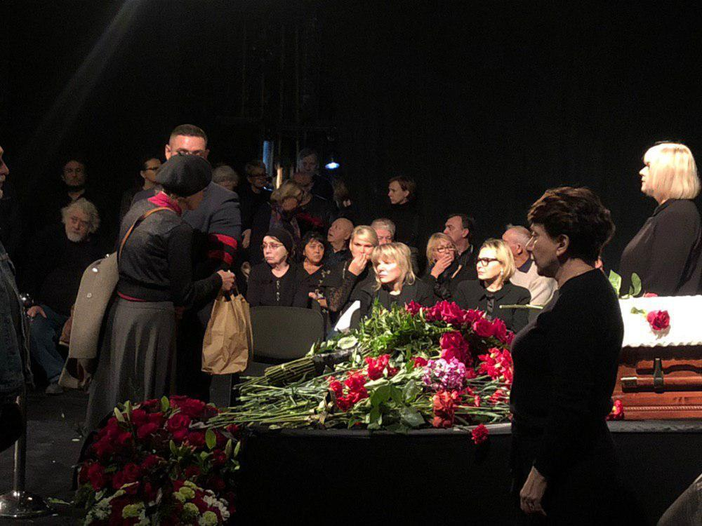 Захаров похоронен. Похороны марка Захарова.
