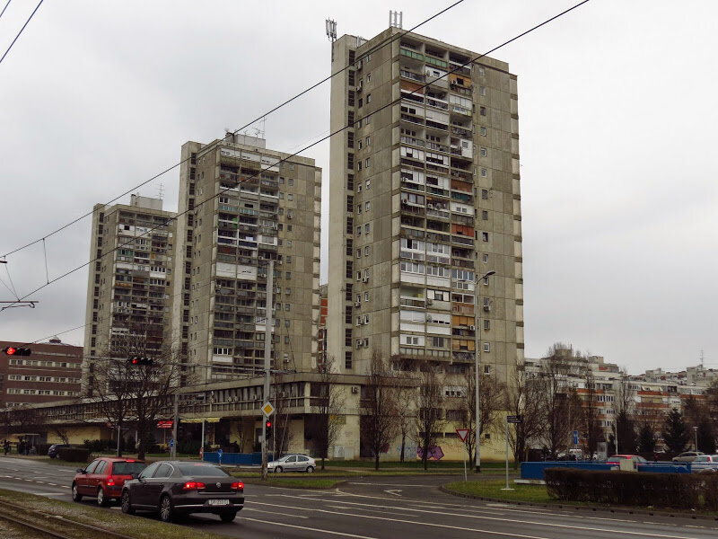 Но, правда, я там был совсем недолго. Было мокро, дождливо. А, главное, у меня действовал полуторачасовой билетик на трамвай, который я хотел использовать по максимуму.

