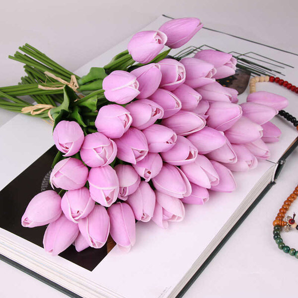Свежие цветы из онлайн-магазина – лучший подарок для любимой девушки.