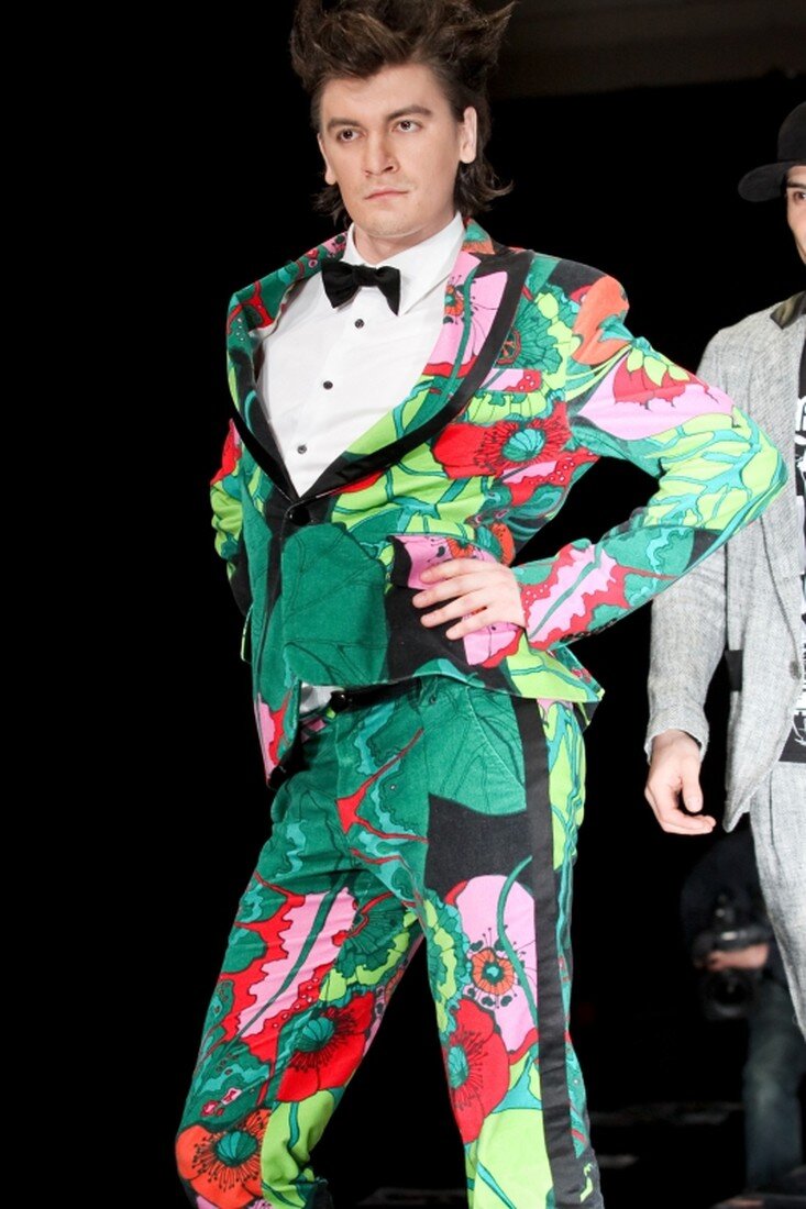 Гудков вечерний ургант. Гудков костюмы. Гудков костюмы. Гудков костюмы. Гудков шоумен.