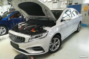В Беларуси собрали первые Geely GE для сертификации в России