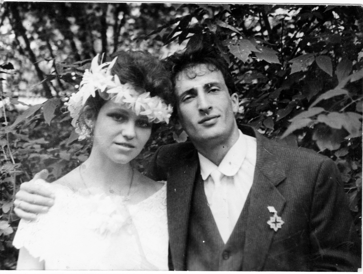 Единственное сохранившееся фото Стаса, в день его свадьбы. Надеюсь, он и его родные не будут против, я никого не смог найти  соцсетях..