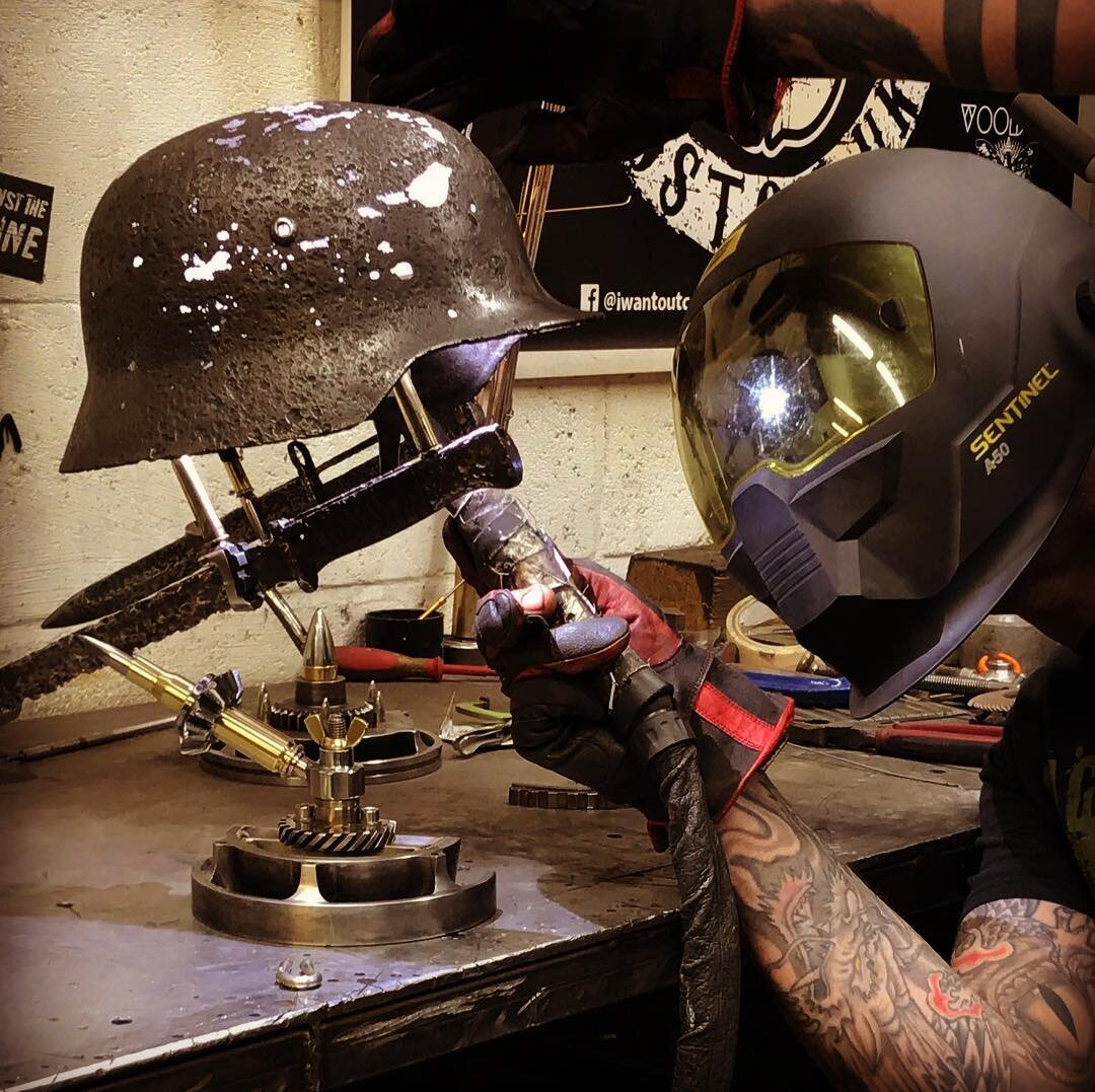 американская сварка. сварщица фото.