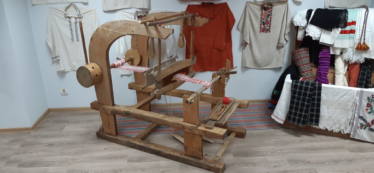 СТАРИННЫЙ ТКАЦКИЙ СТАНОК НАЧАЛА ХХ ВЕКА