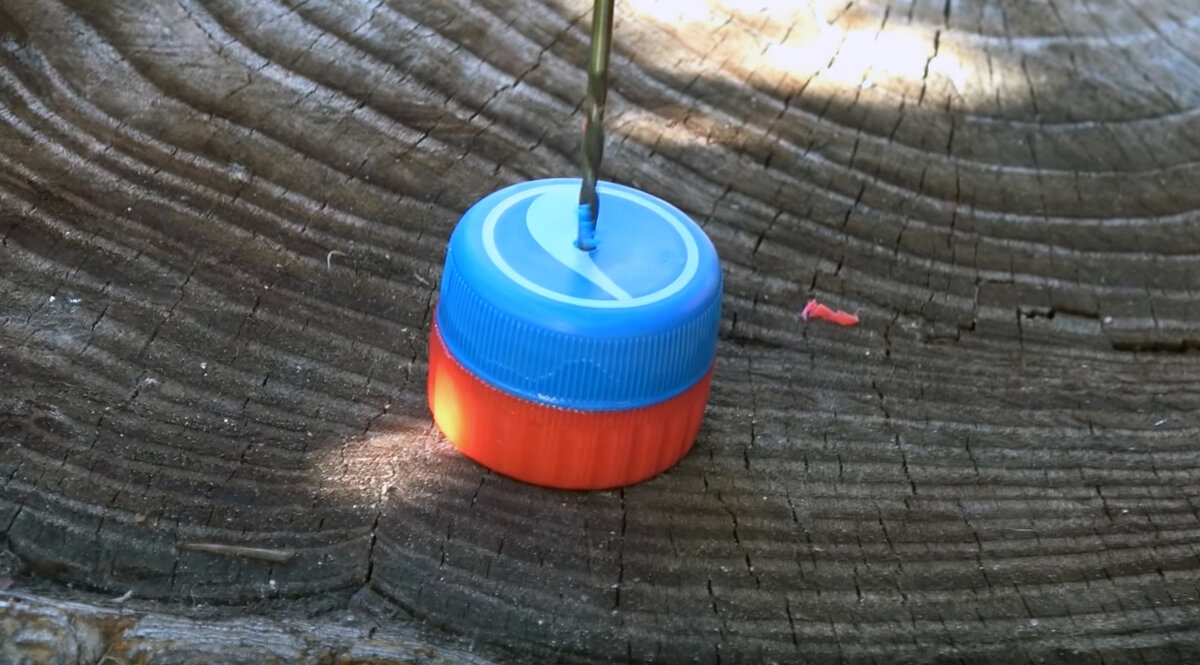 Сверлим сквозное отверстие под антеннку