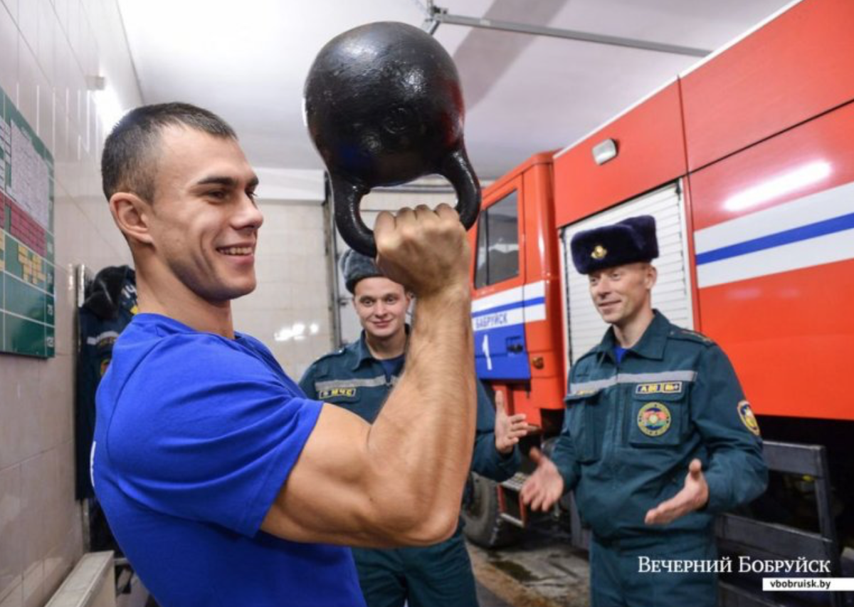 Евгений Лось спортсмен. Дикий Лось Евгений. Евгений Лось пожарный. Дикий Лось блоггер.