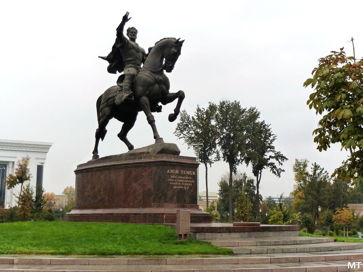 Покажи амиру. Амир Темур памятник. Амир Темур статуя. Амир Темур ХАЙКАЛИ.