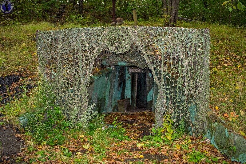 Найденный в лесу заброшенный бункер узла связи 