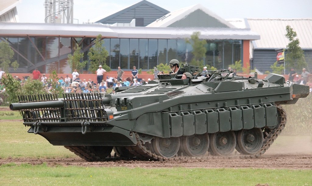 Танк без башни. Шведский безбашенный танк strv 103. Strv 103. Stridsvagn 103. Шведский танк стридсвагн 103.